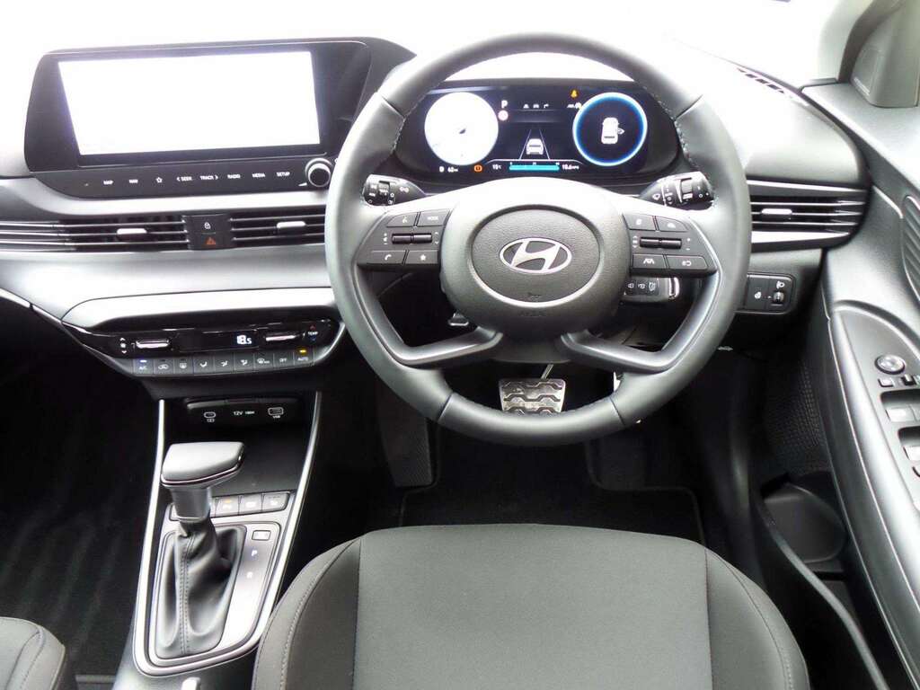 Hyundai Bayon Tech Line Red #6