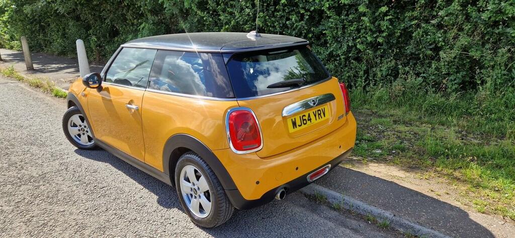 Mini Hatch 1.5 Cooper WJ64YRV Orange #2