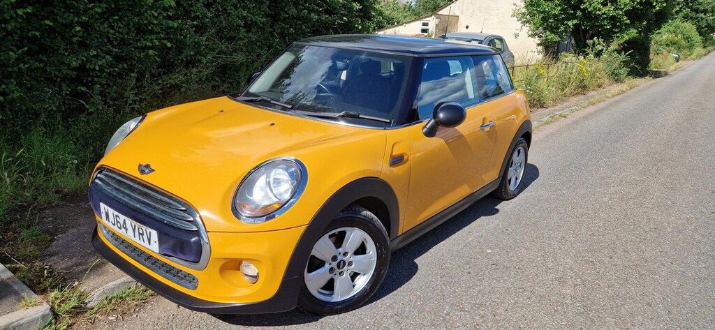 Mini Hatch 1.5 Cooper WJ64YRV Orange