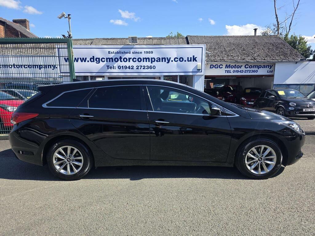 Hyundai I40 1.7 Crdi Blue Drive Se Nav Tourer Euro 6 S S Black #2