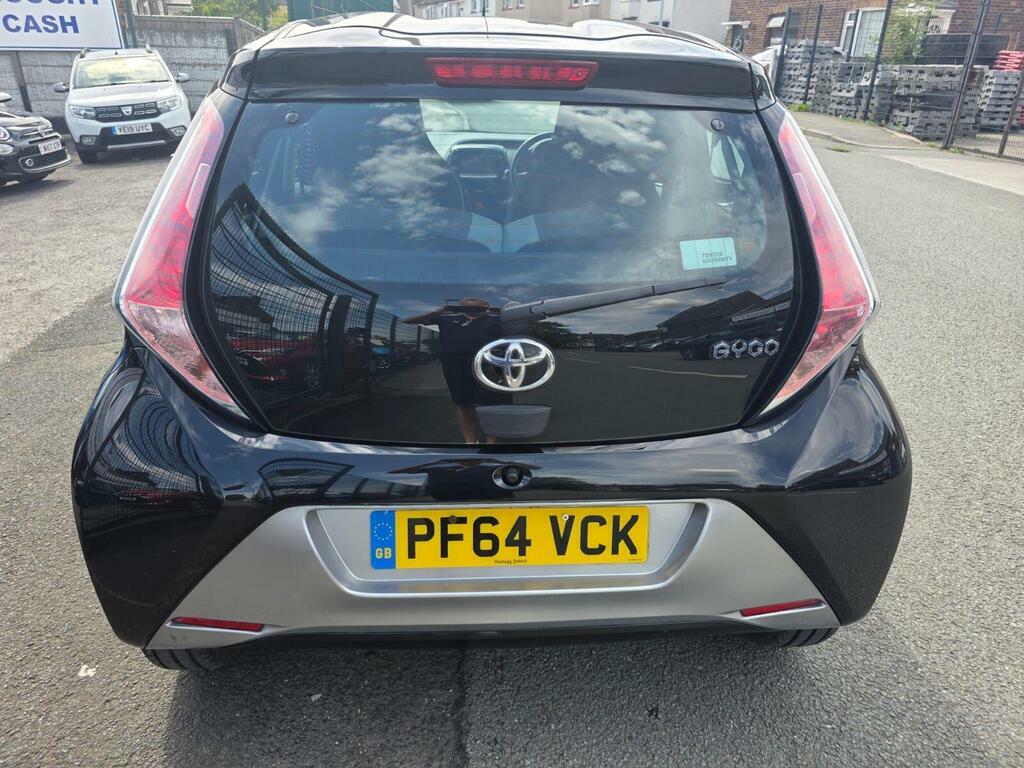 Toyota Aygo 1.0 Vvt-i X-clusiv Euro 5 Black #4
