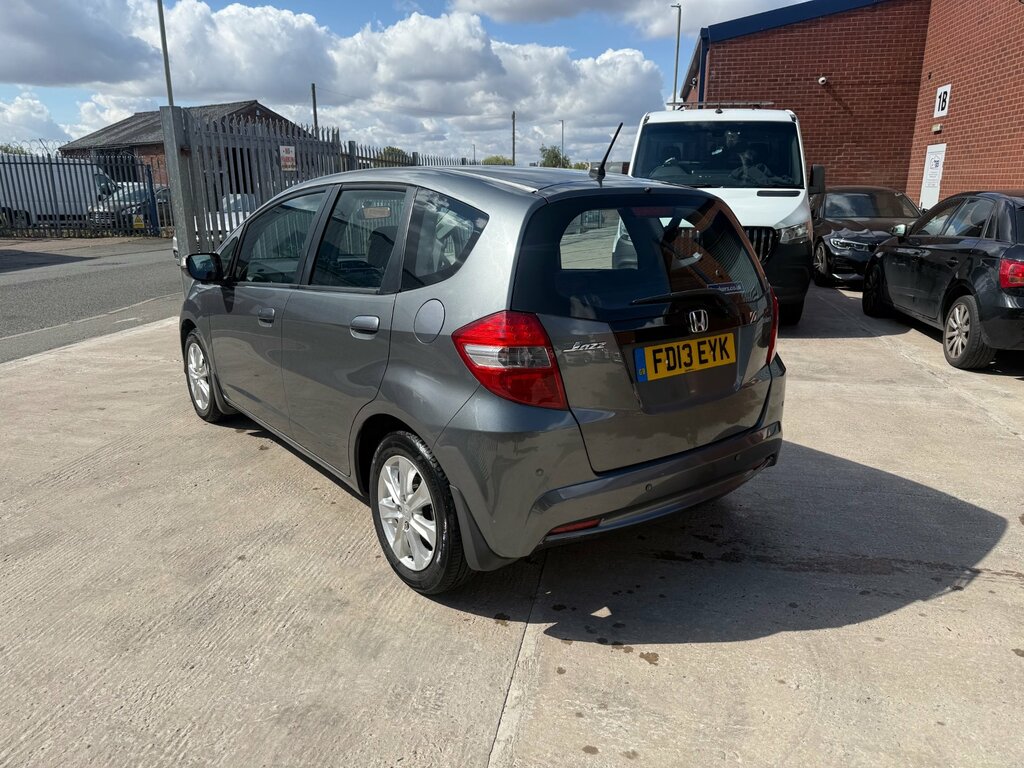 Honda Jazz 1.4 I-vtec Es Hatchback Cvt Euro 5 99 Grey #4
