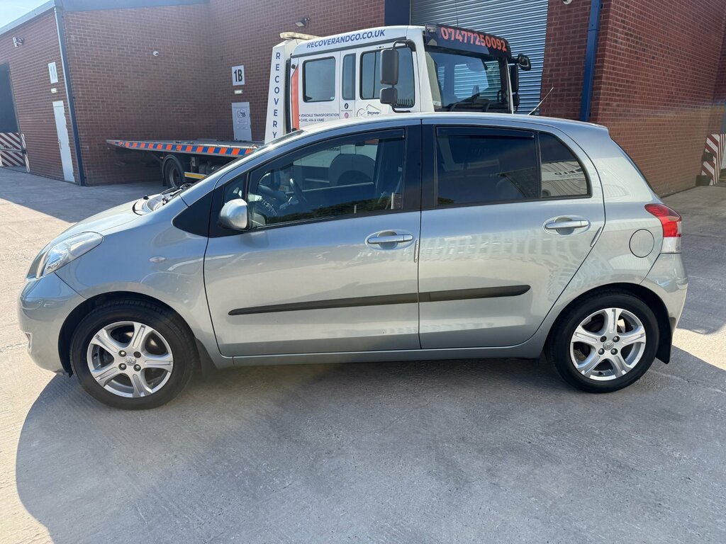 Toyota Yaris 1.33 Dual Vvt-i Tr Hatchback Eur Silver #5