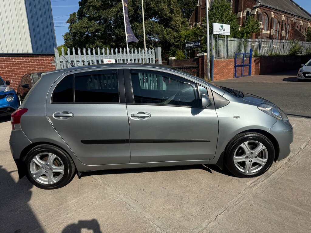Toyota Yaris 1.33 Dual Vvt-i Tr Hatchback Eur Silver