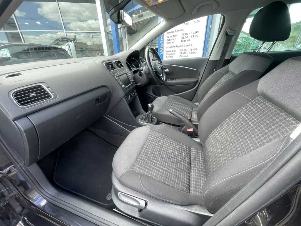 Volkswagen Polo Match Edition Tsi Black #4
