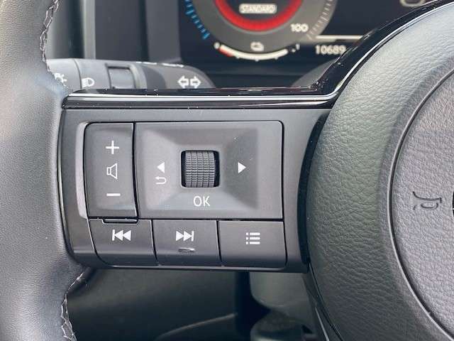 Nissan Qashqai 1.3 Dig-t Mhev 140 N-connecta 2Wd Glass Roof Silver #25