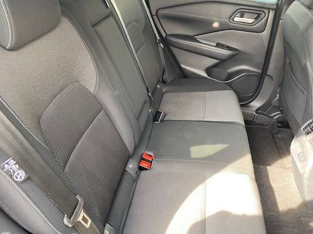 Nissan Qashqai 1.3 Dig-t Mhev 140 N-connecta 2Wd Glass Roof Silver #15
