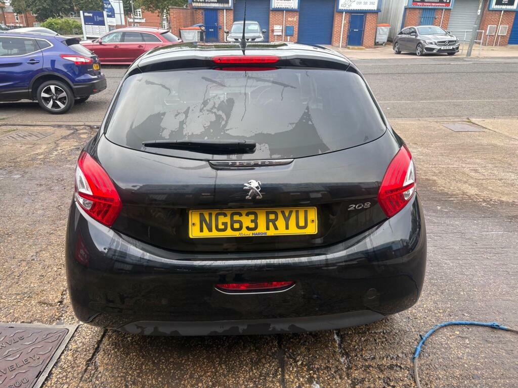Peugeot 208 1.4 Hdi Allure Euro 5 Black #6