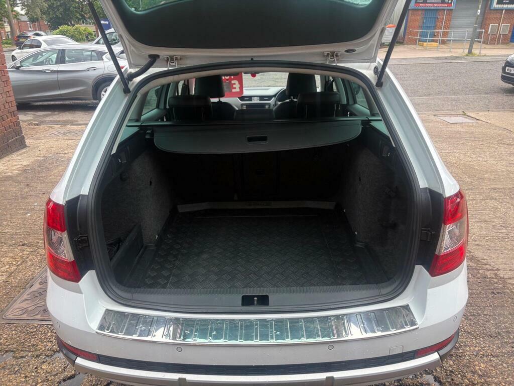 Skoda Octavia 2.0 Tdi Scout Dsg 4Wd Euro 6 S S White #6