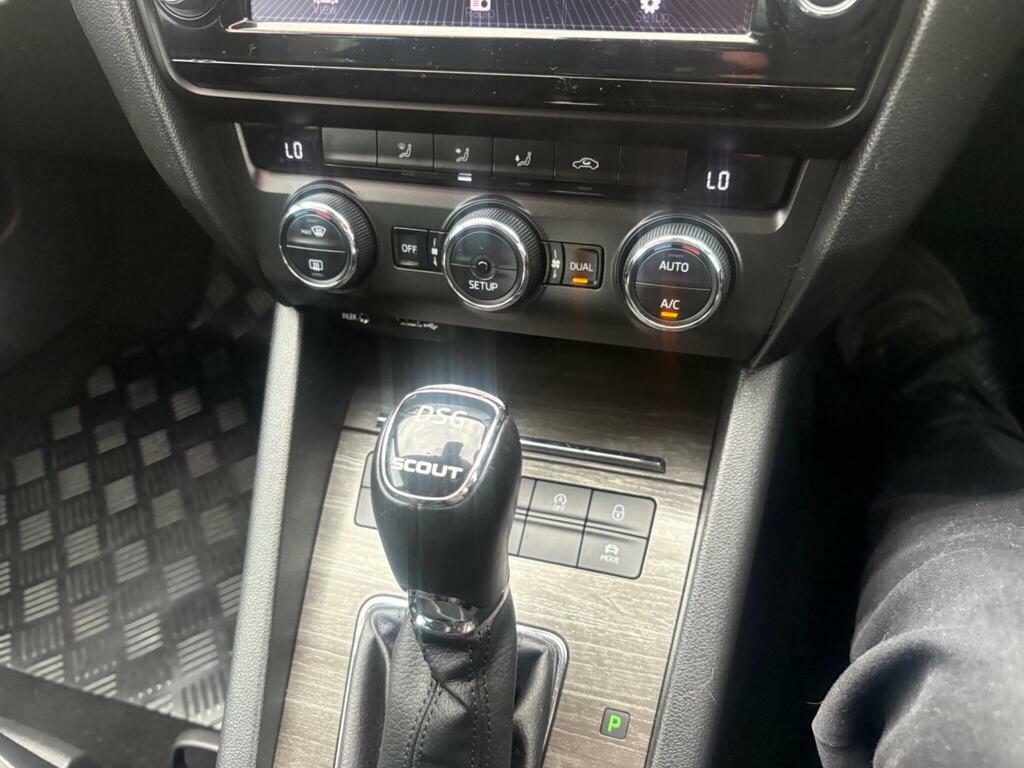 Skoda Octavia Estate 2.0 Se Tdi Cr Dsg Grey #15
