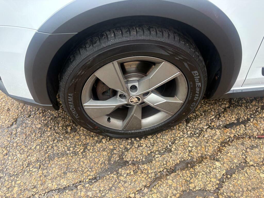 Skoda Octavia Estate 2.0 Se Tdi Cr Dsg Grey #24