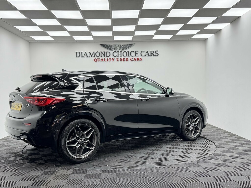 Infiniti Q30 1.6 T Premium Intouch NK67YUT Black #6