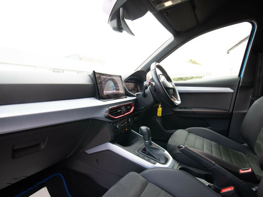 Seat Arona 1.0 Tsi 115 Fr Limited Edition Dsg Red #12