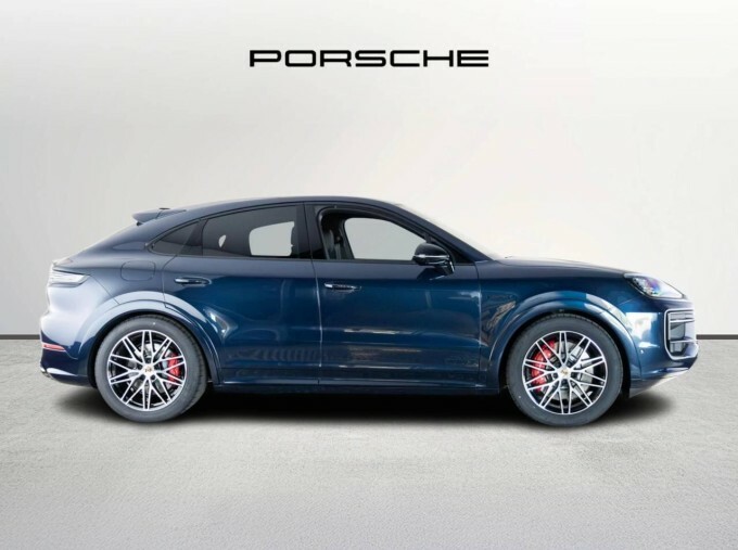 Porsche Cayenne V6 E-hybrid 25.9Kwh Black Edition Tiptronics Euro Blue #2