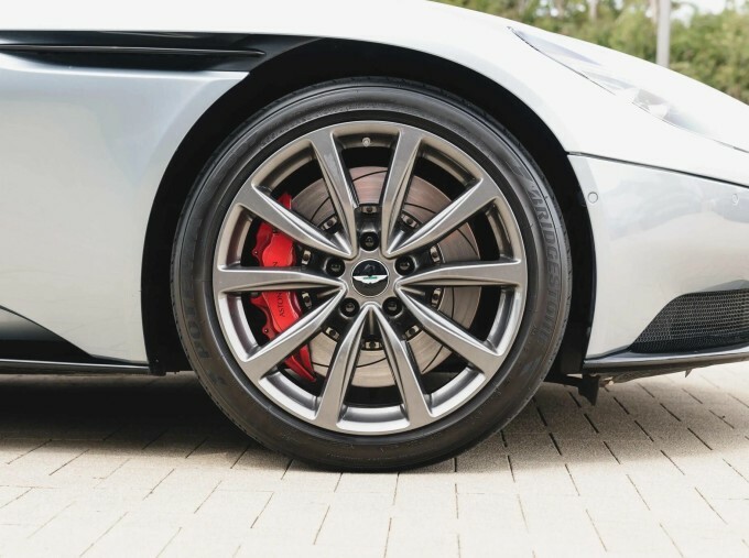 Aston Martin DB11 V8 Euro 6 Silver #4