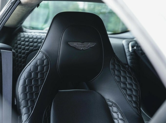 Aston Martin Vanquish 6.0L V12 8-Speed Coupe White #26