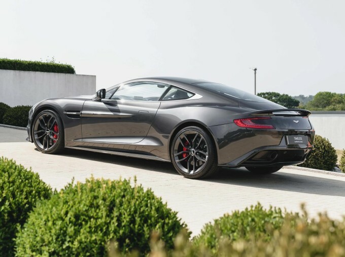 Aston Martin Vanquish Vanquish Coupe Silver