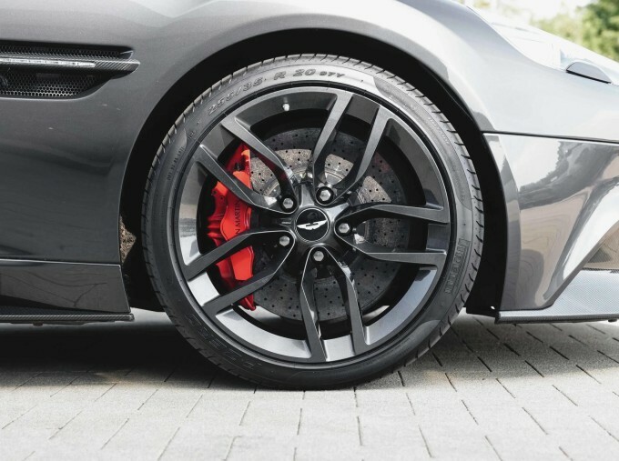 Aston Martin Vanquish Vanquish Coupe Silver #3