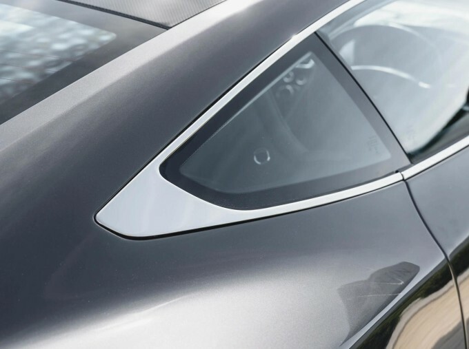Aston Martin Vanquish 6.0L V12 8-Speed Coupe White #23