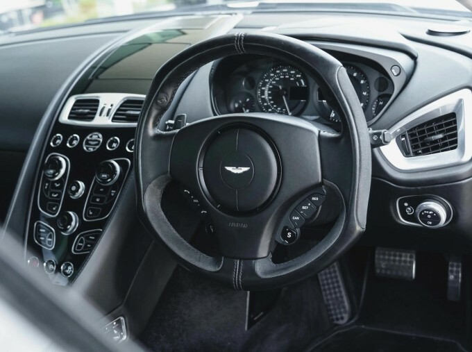 Aston Martin Vanquish 6.0L V12 8-Speed Coupe White #24