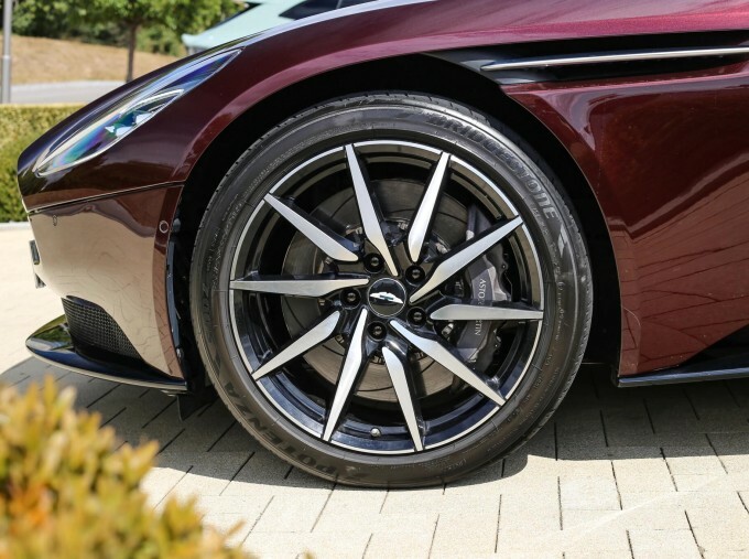 Aston Martin DB11 4.0 V8 Euro 6 2-Door Red #4