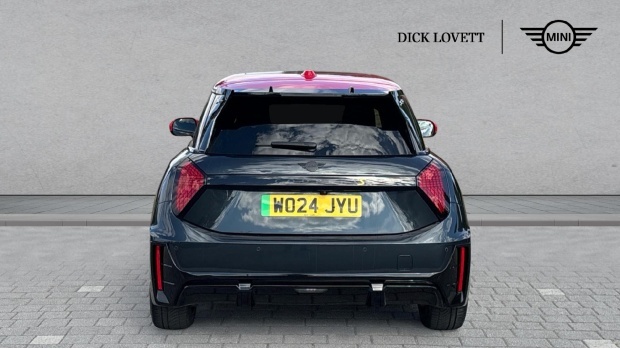 Mini Electric Countryman Sport S All4 Red #15