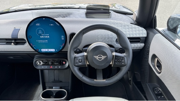 Mini Hatch 2.0S Exclusive Steptronic Euro 6 YG75UOP Black #5