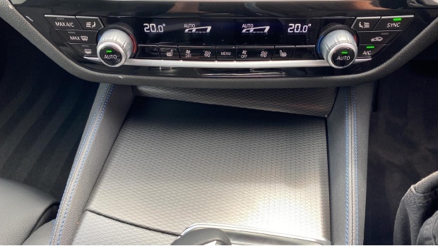 BMW 5 Series 530E M Sport Black #31