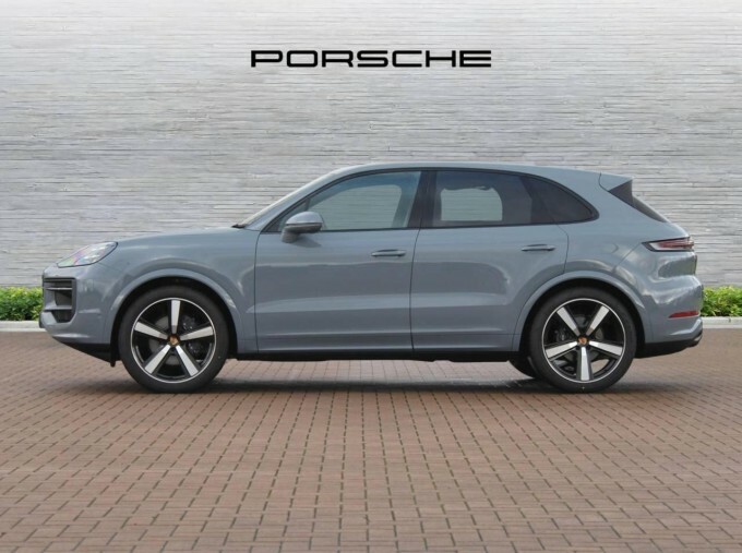 Porsche Cayenne 3.0T V6 Black Edition Tiptronics 4Wd Euro 6 5-Door Grey #3