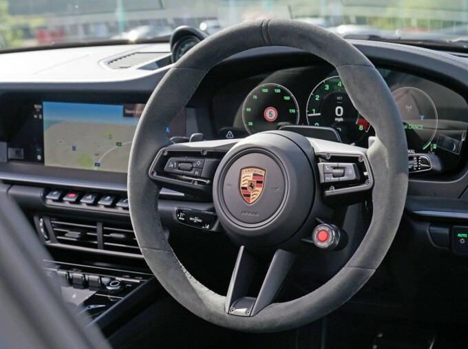 Porsche 911 Carrera 4 Gts Cabriolet 2026 Grey #11