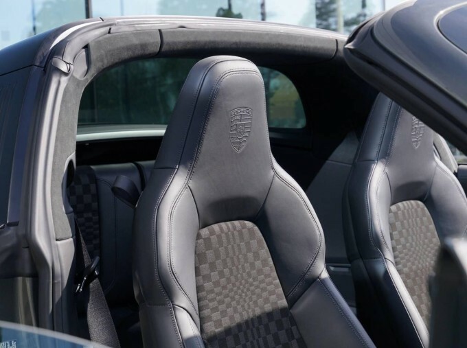 Porsche 911 Carrera 4 Gts Cabriolet 2026 Grey #21