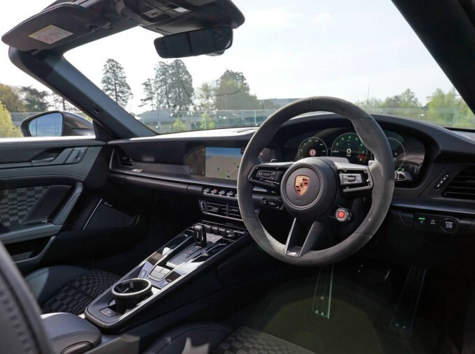 Porsche 911 Carrera 4 Gts Cabriolet 2026 Grey #22