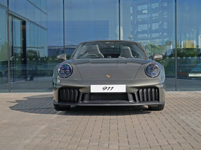 Porsche 911 Carrera 4 Gts Cabriolet 2026 Grey #68