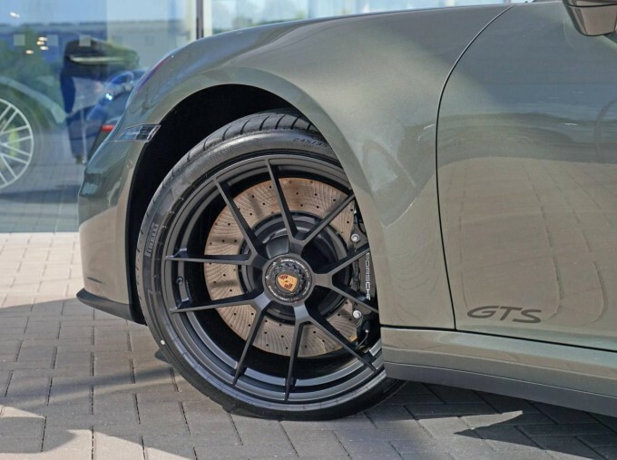 Porsche 911 Carrera 4 Gts Cabriolet 2026 Grey #62