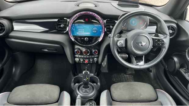 Mini Hatch John Cooper Works Steptronic Euro 6 LO22UXX Black #4