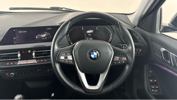 BMW 1 Series 118I Sport Euro 6 5-Door White #5
