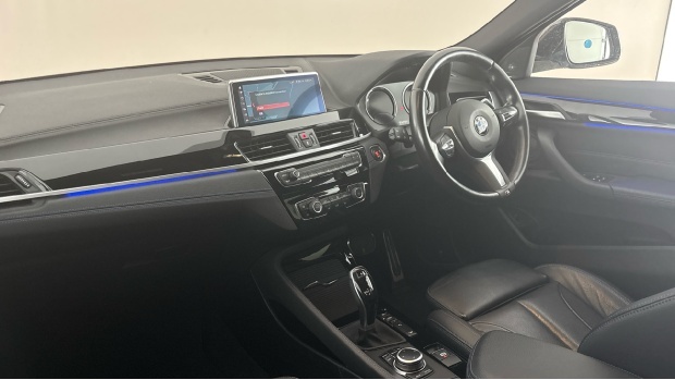 BMW X2 Sdrive 18I 136 M Sport Step Black #7