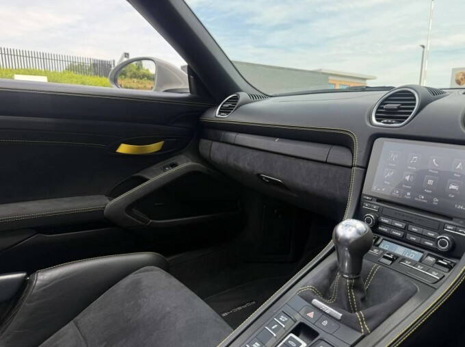 Porsche 718 Spyder 4.0L 4.0 2,700 Miles Only Silver #15