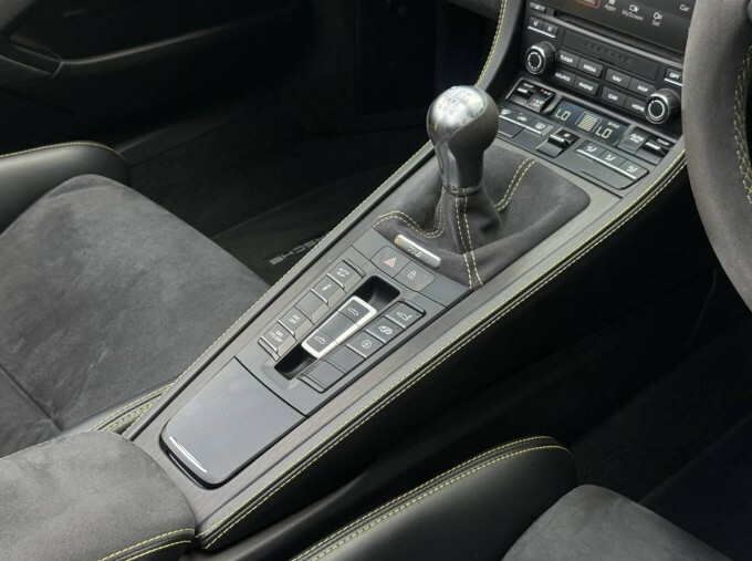 Porsche 718 Spyder 4.0L 4.0 2,700 Miles Only Silver #33