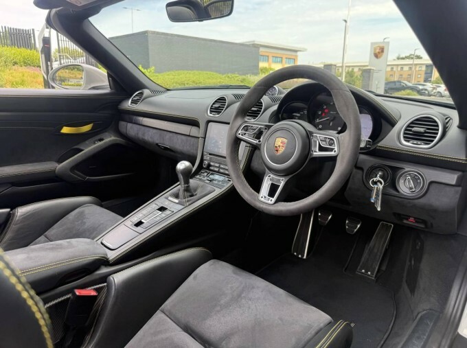 Porsche 718 Spyder 4.0L 4.0 2,700 Miles Only Silver #8