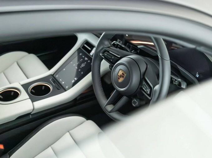 Porsche Taycan 420Kw 4S 93Kwh Grey #30