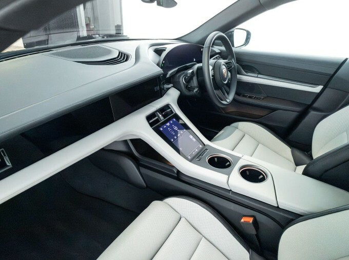 Porsche Taycan 420Kw 4S 93Kwh Grey #51