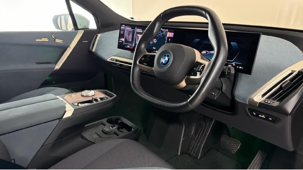 BMW iX 40 76.6Kwh M Sport Xdrive 5-Door White #6
