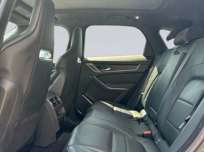 Jaguar F-Pace 2.0 D200 Mhev R-dynamic Hse Euro 6 5-Door Grey #4
