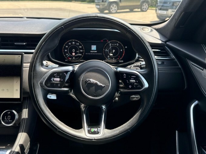 Jaguar F-Pace 2.0L D200 R-dynamic Se Pan Roof 22 Hawke Alloys Black #15