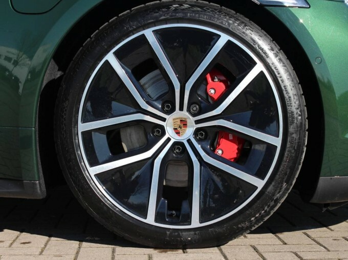 Porsche Taycan Taycan Limousine Green #6