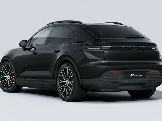 Porsche Macan 100Kwh 4S 4Wd 5-Door Black #3