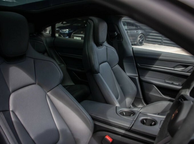 Porsche Taycan Taycan Limousine Black #5