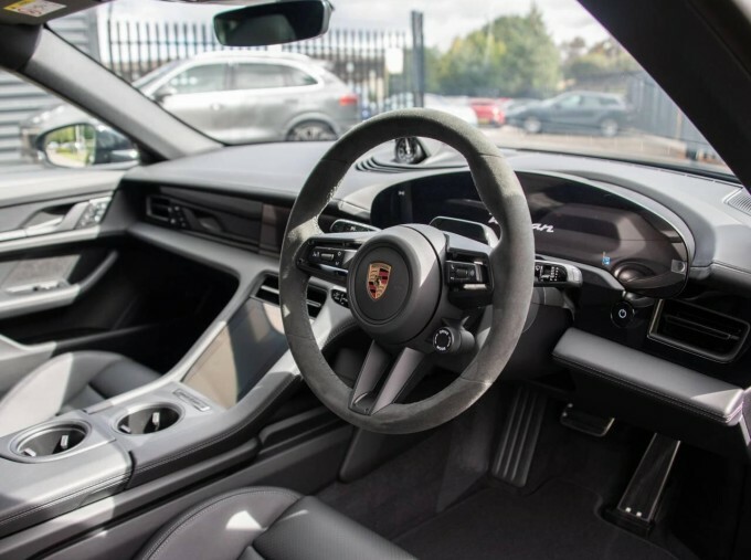 Porsche Taycan Taycan Limousine Black #4