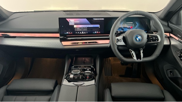 BMW 5 Series 2.0 530E2.1kwh M Sport Pro Touring Steptronic Euro Black #4
